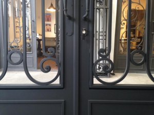 Arte y fortaleza en puertas exclusivas Arte y fortaleza en puertas exclusivas
