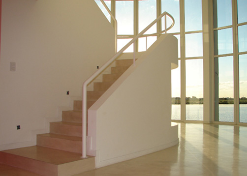 Arquinova Casas y Estudio Tomás y Fredi Llosa