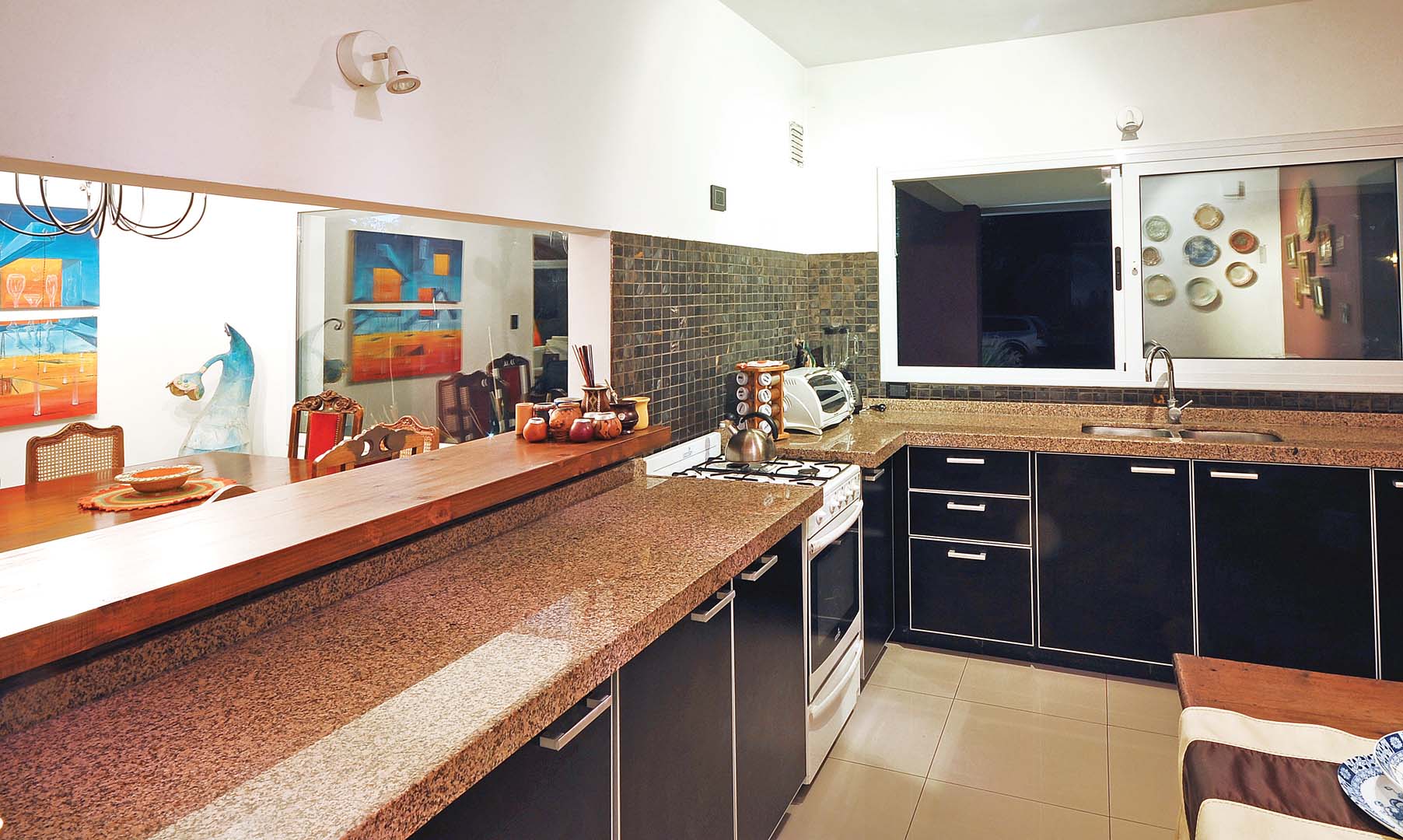 Arquinova Casas y Estudio Tomás y Fredi Llosa