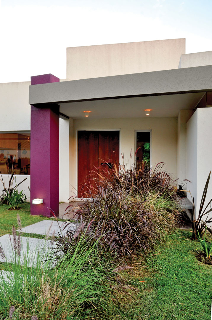Arquinova Casas y Estudio Tomás y Fredi Llosa