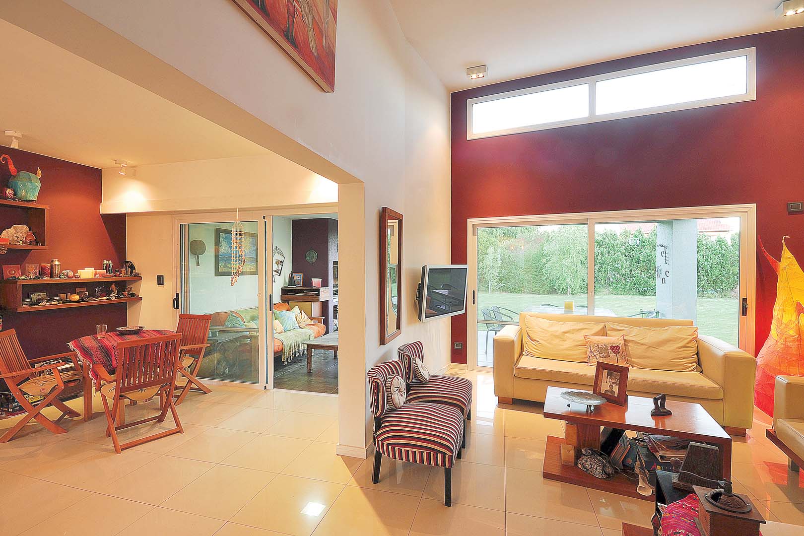 Arquinova Casas y Estudio Tomás y Fredi Llosa
