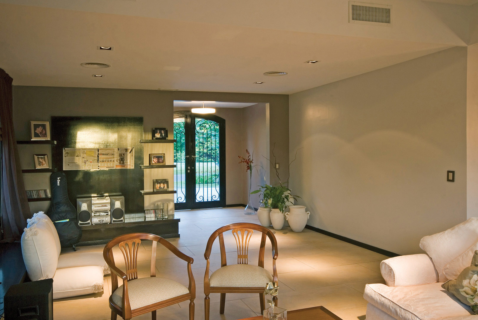Arquinova Casas y Estudio Tomás y Fredi Llosa