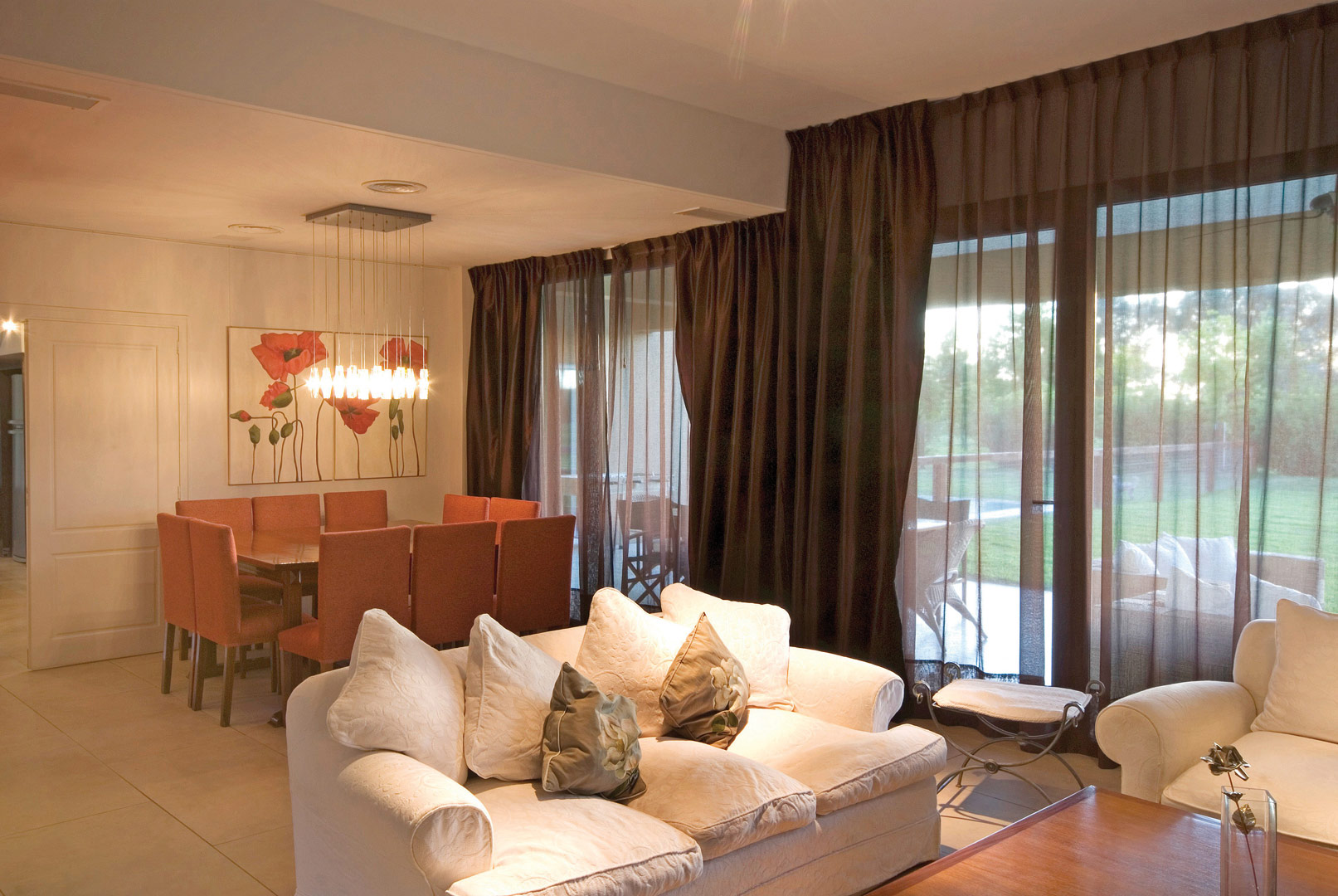 Arquinova Casas y Estudio Tomás y Fredi Llosa