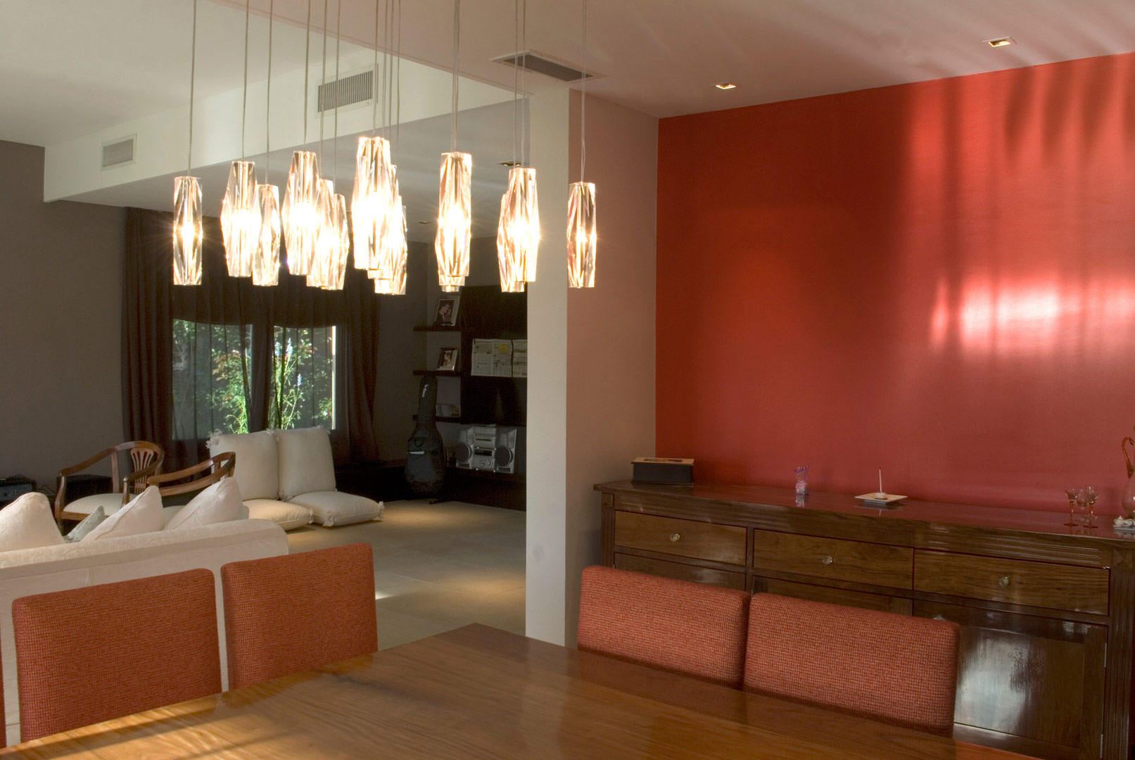 Arquinova Casas y Estudio Tomás y Fredi Llosa