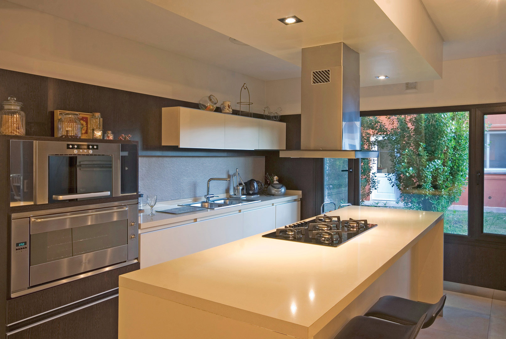 Arquinova Casas y Estudio Tomás y Fredi Llosa