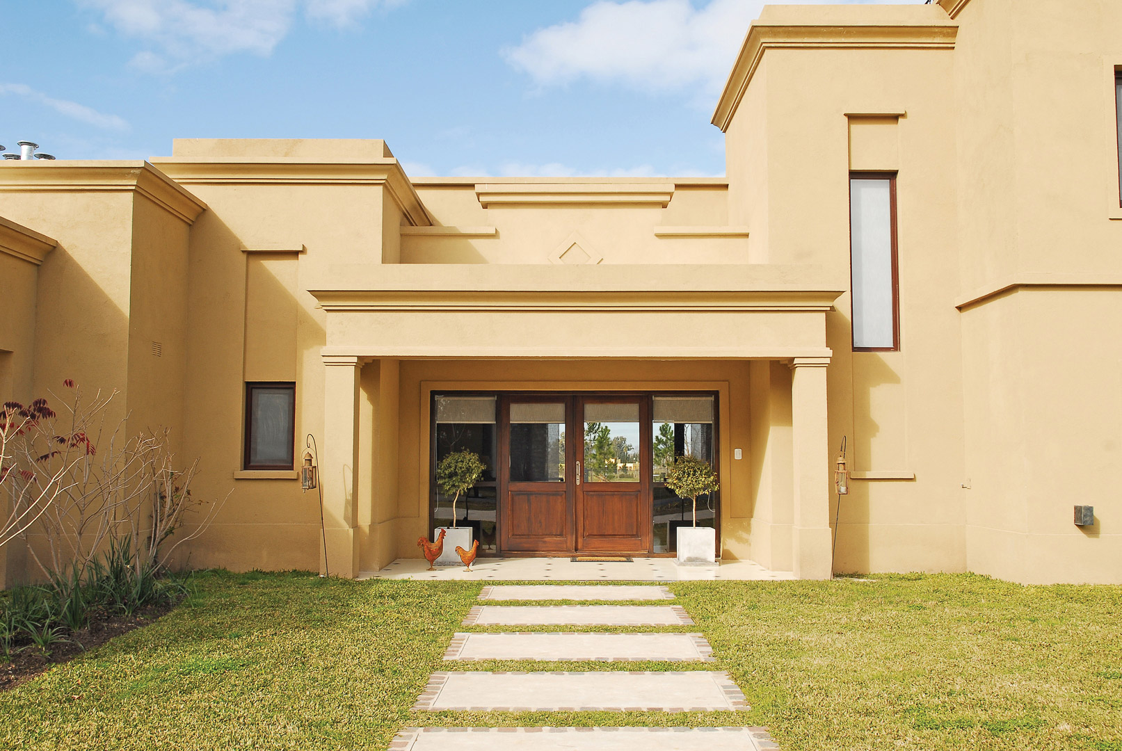 Arquinova Casas y Estudio Tomás y Fredi Llosa