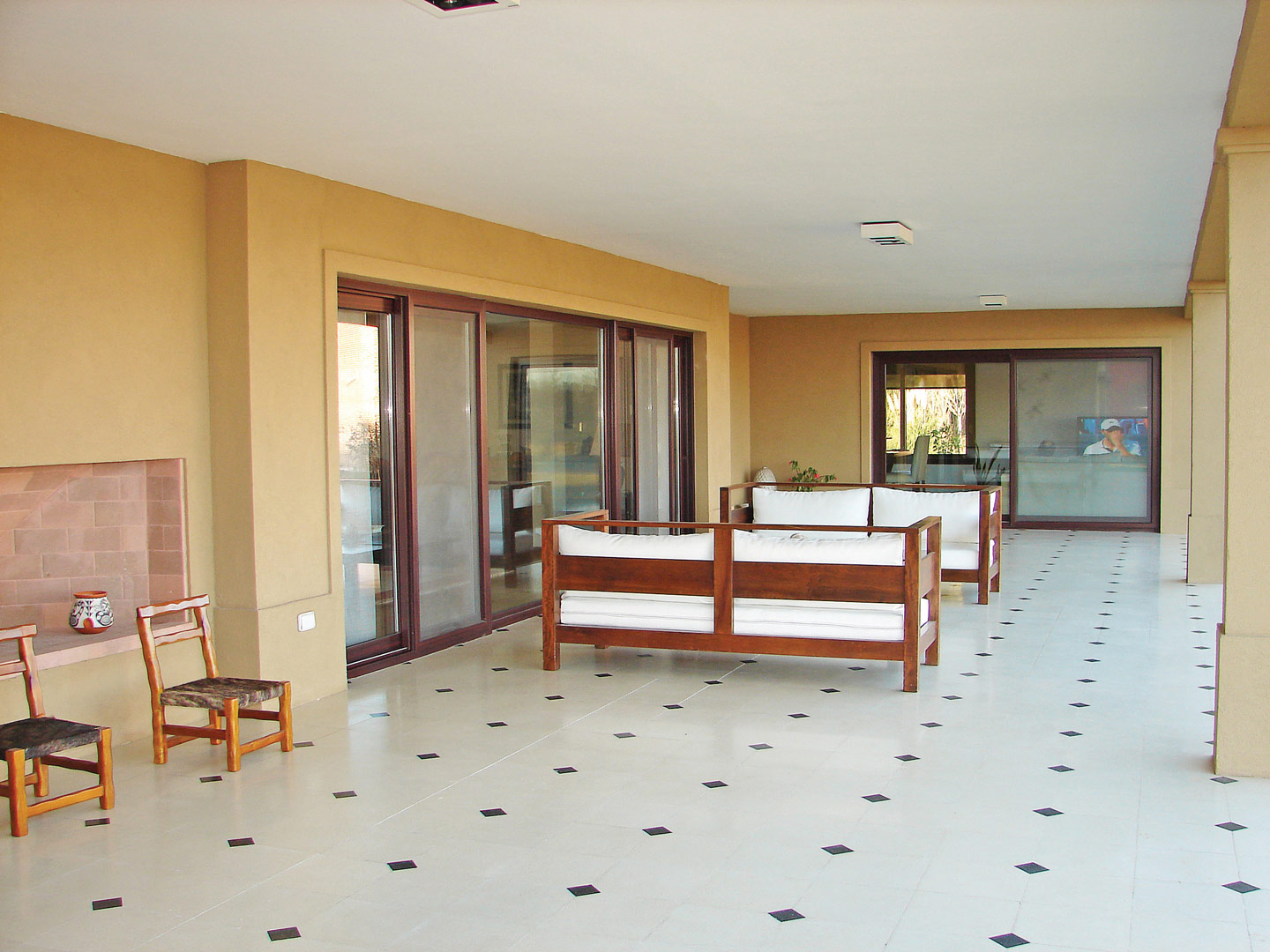 Arquinova Casas y Estudio Tomás y Fredi Llosa