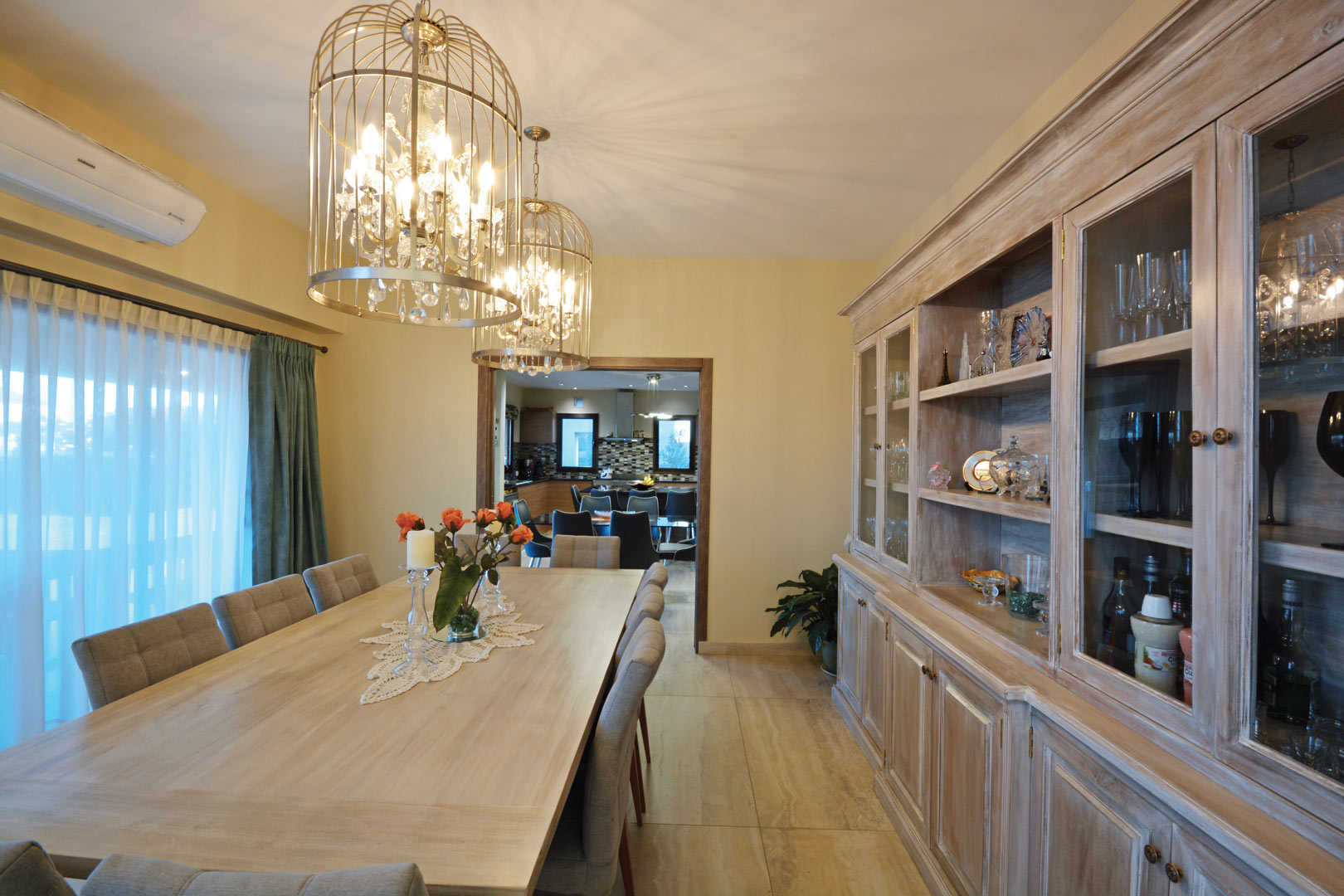Arquinova Casas y Estudio Tomás y Fredi Llosa
