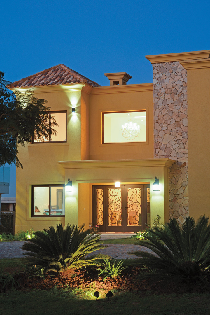 Arquinova Casas y Estudio Tomás y Fredi Llosa