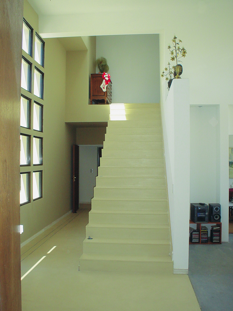Arquinova Casas y Estudio Tomás y Fredi Llosa