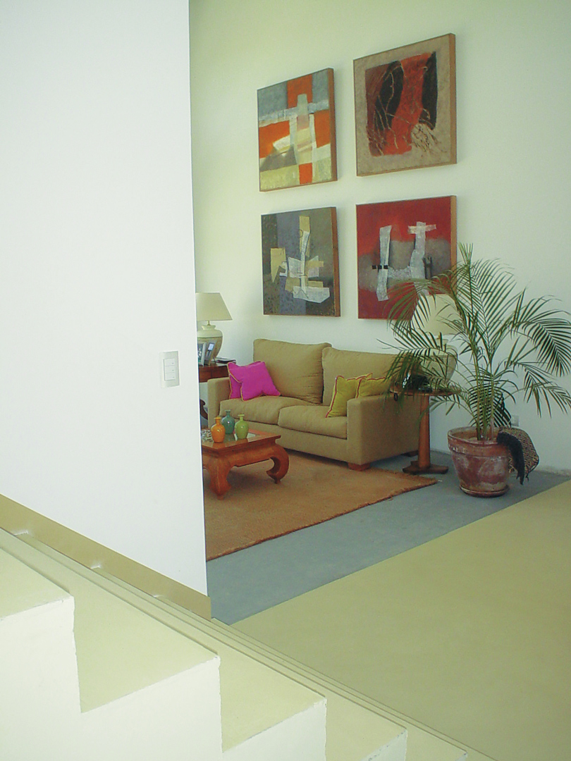 Arquinova Casas y Estudio Tomás y Fredi Llosa