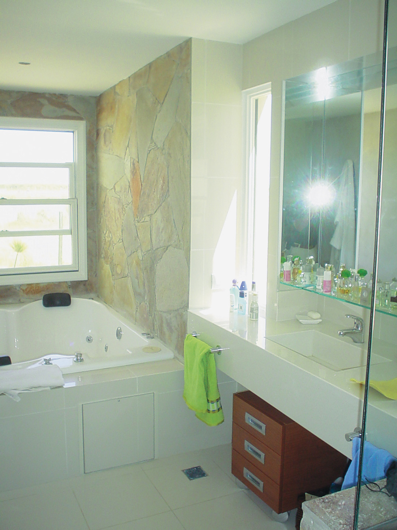 Arquinova Casas y Estudio Tomás y Fredi Llosa