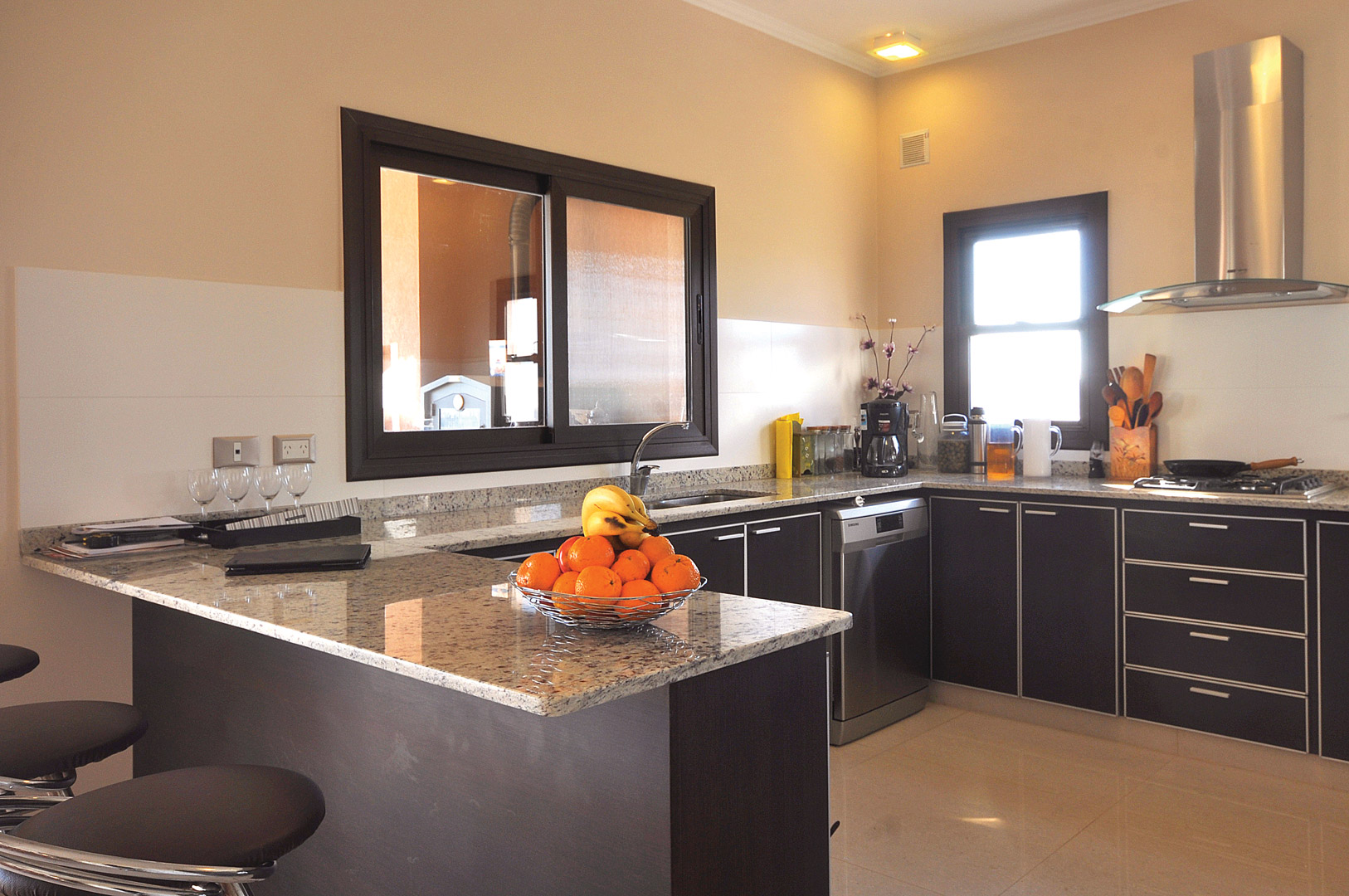 Arquinova Casas y Estudio Tomás y Fredi Llosa
