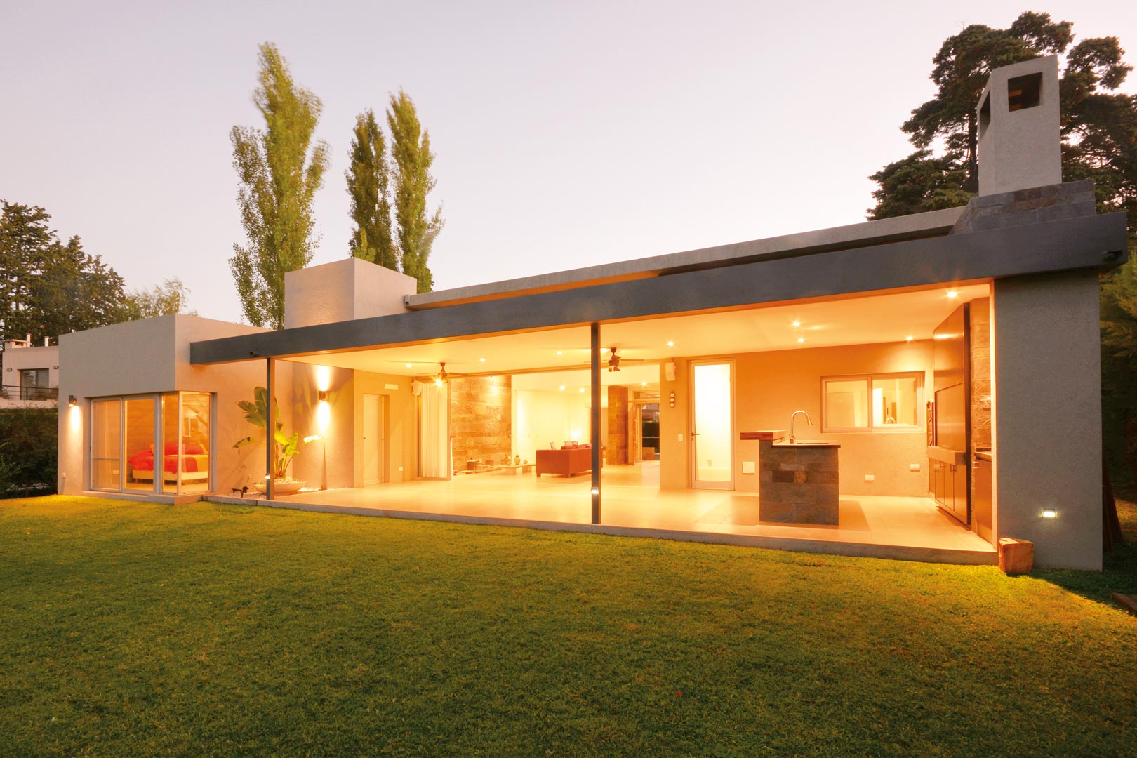 Arquinova Casas y Estudio Tomás y Fredi Llosa