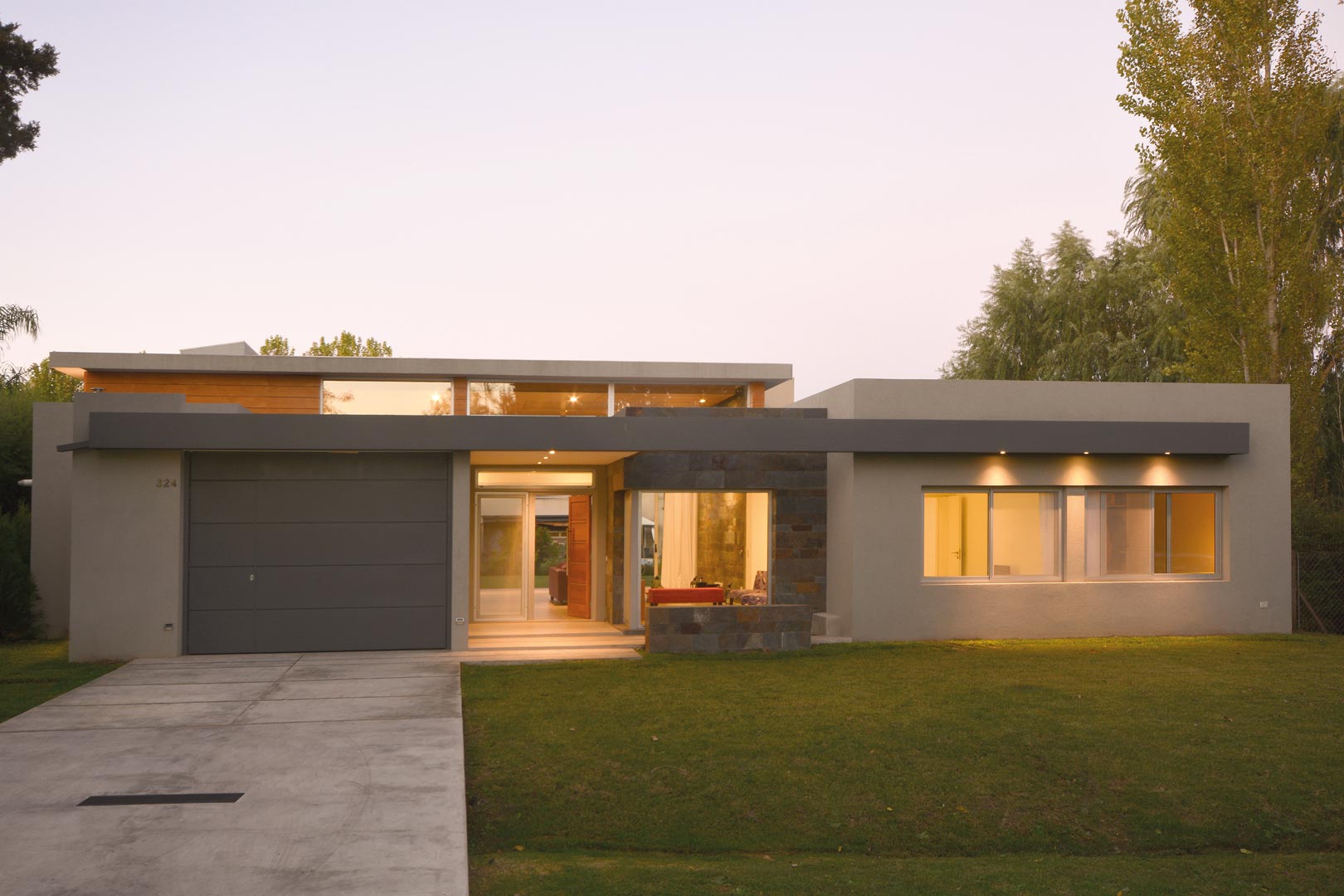 Arquinova Casas y Estudio Tomás y Fredi Llosa