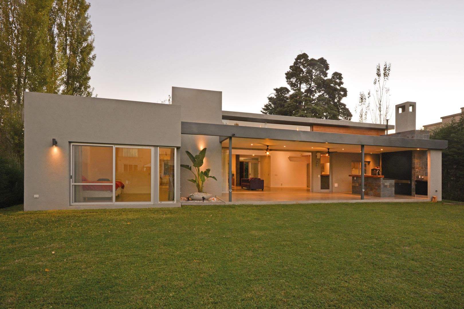 Arquinova Casas y Estudio Tomás y Fredi Llosa