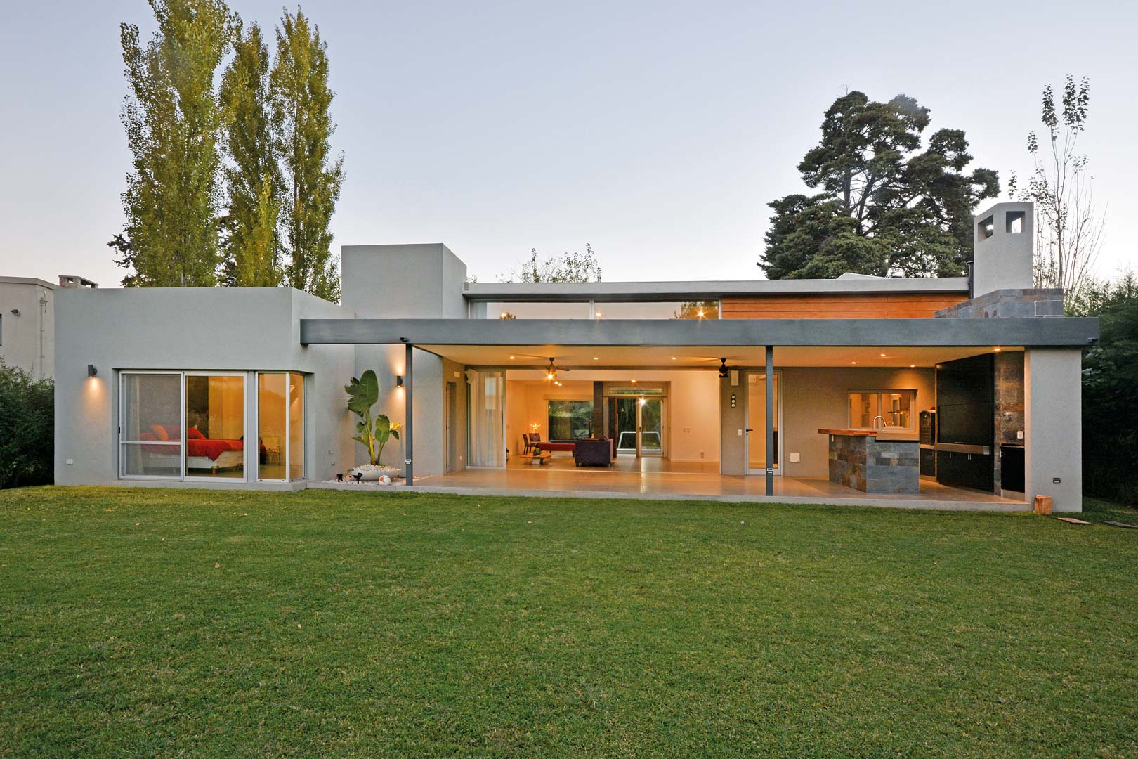 Arquinova Casas y Estudio Tomás y Fredi Llosa