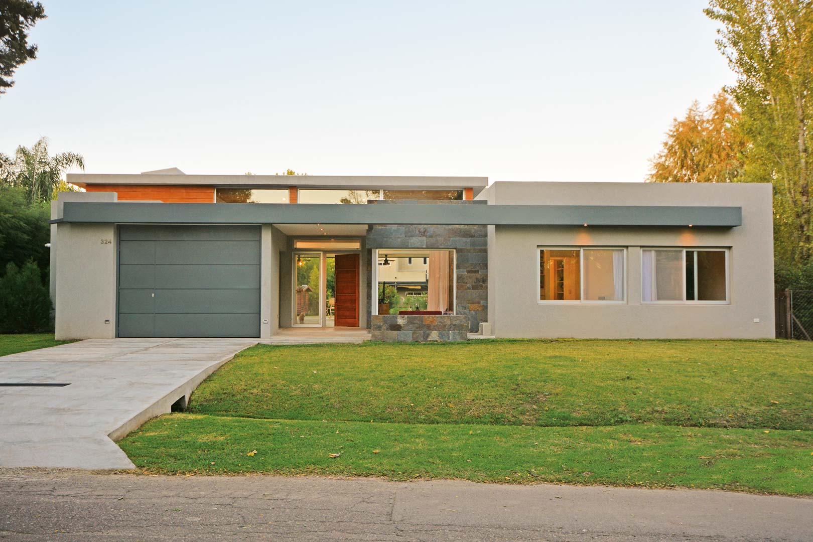 Arquinova Casas y Estudio Tomás y Fredi Llosa