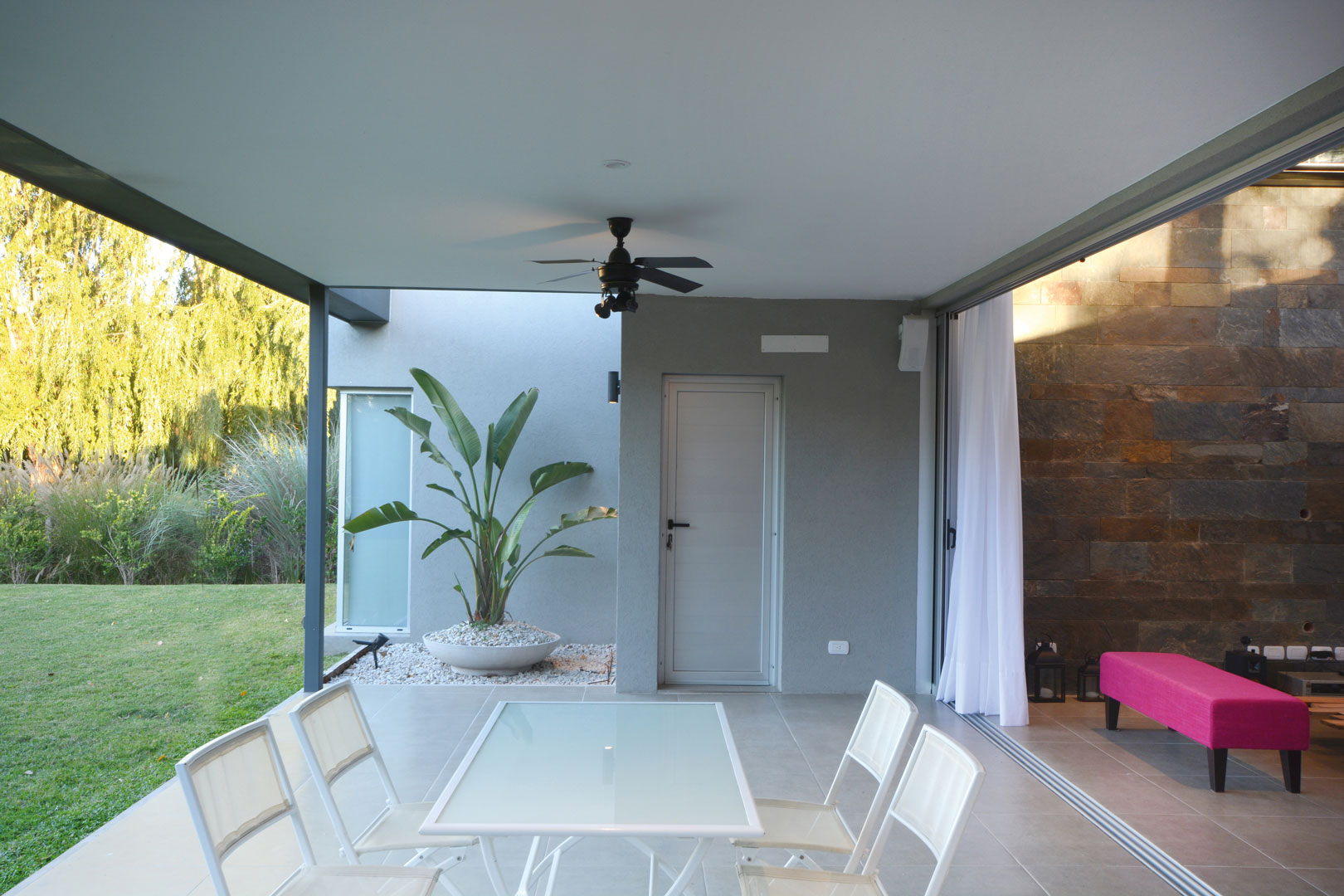 Arquinova Casas y Estudio Tomás y Fredi Llosa