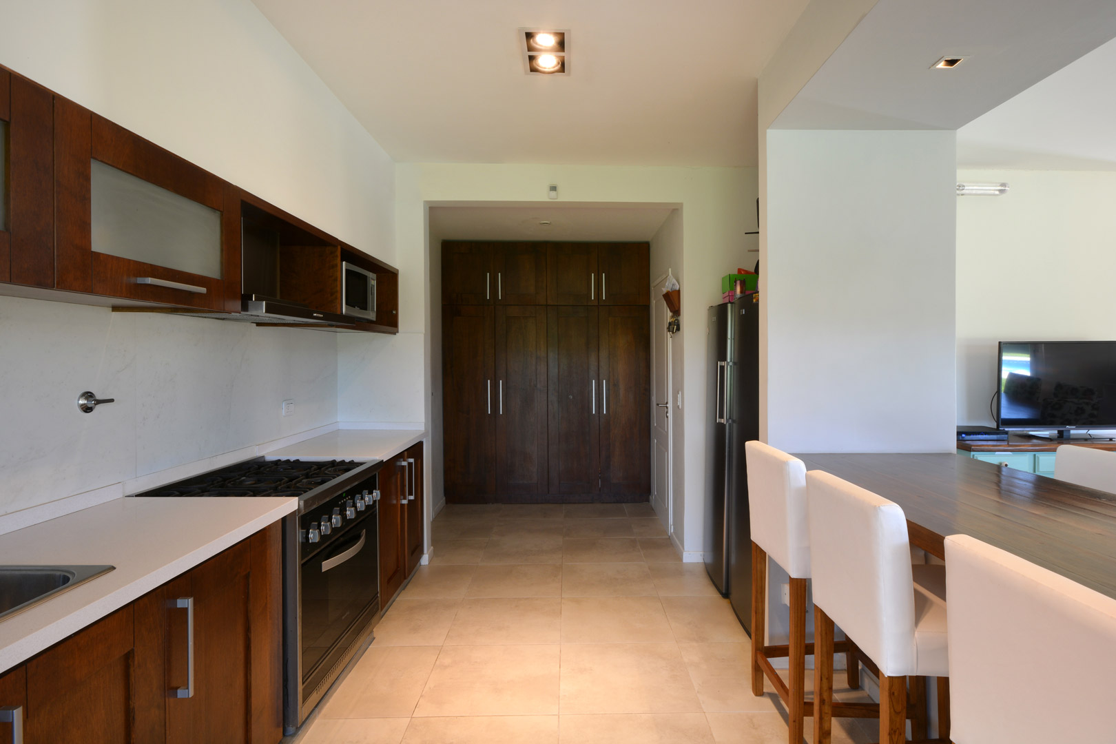 Arquinova Casas y Estudio Tomás y Fredi Llosa