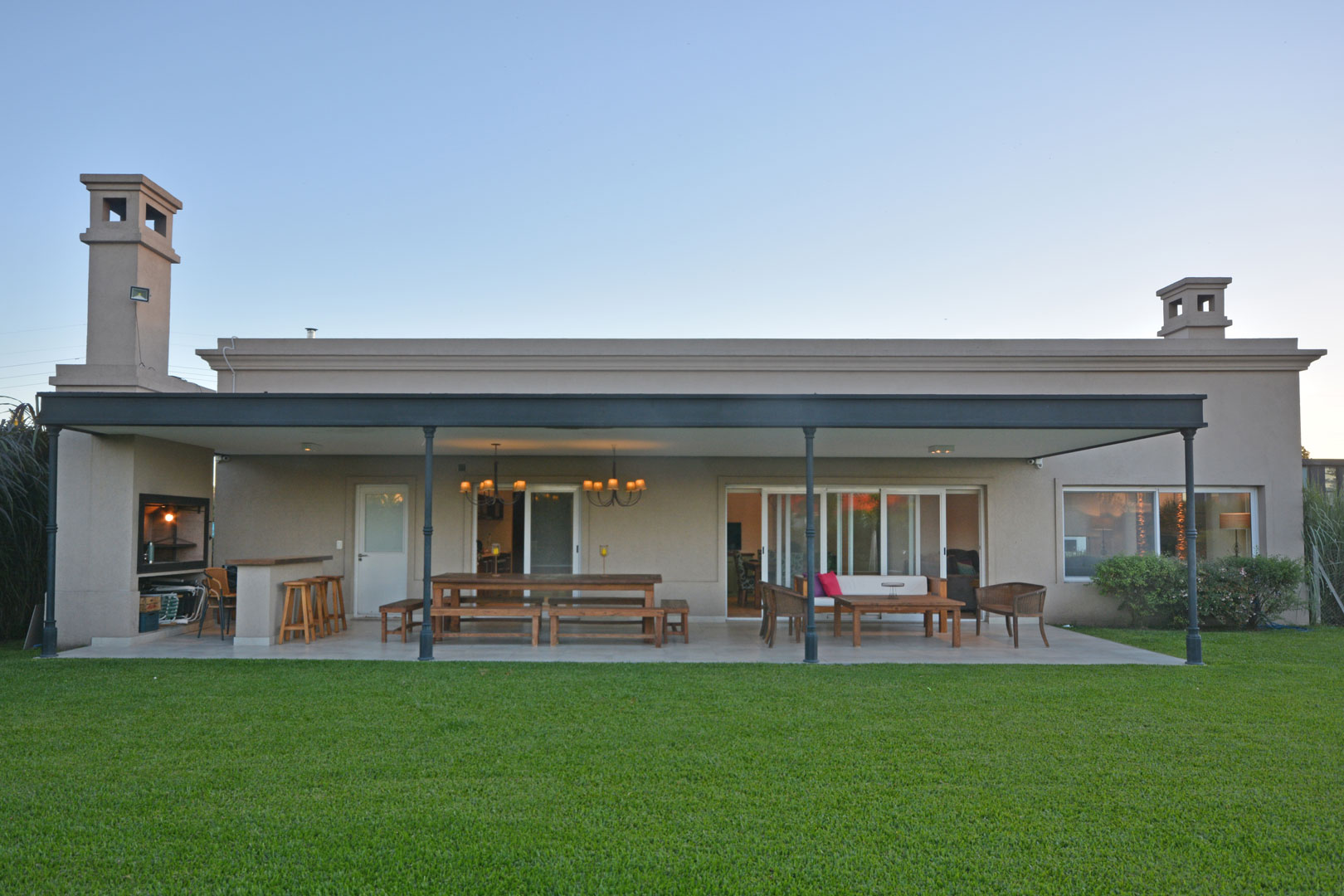 Arquinova Casas y Estudio Tomás y Fredi Llosa