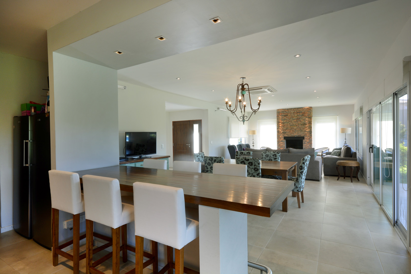 Arquinova Casas y Estudio Tomás y Fredi Llosa