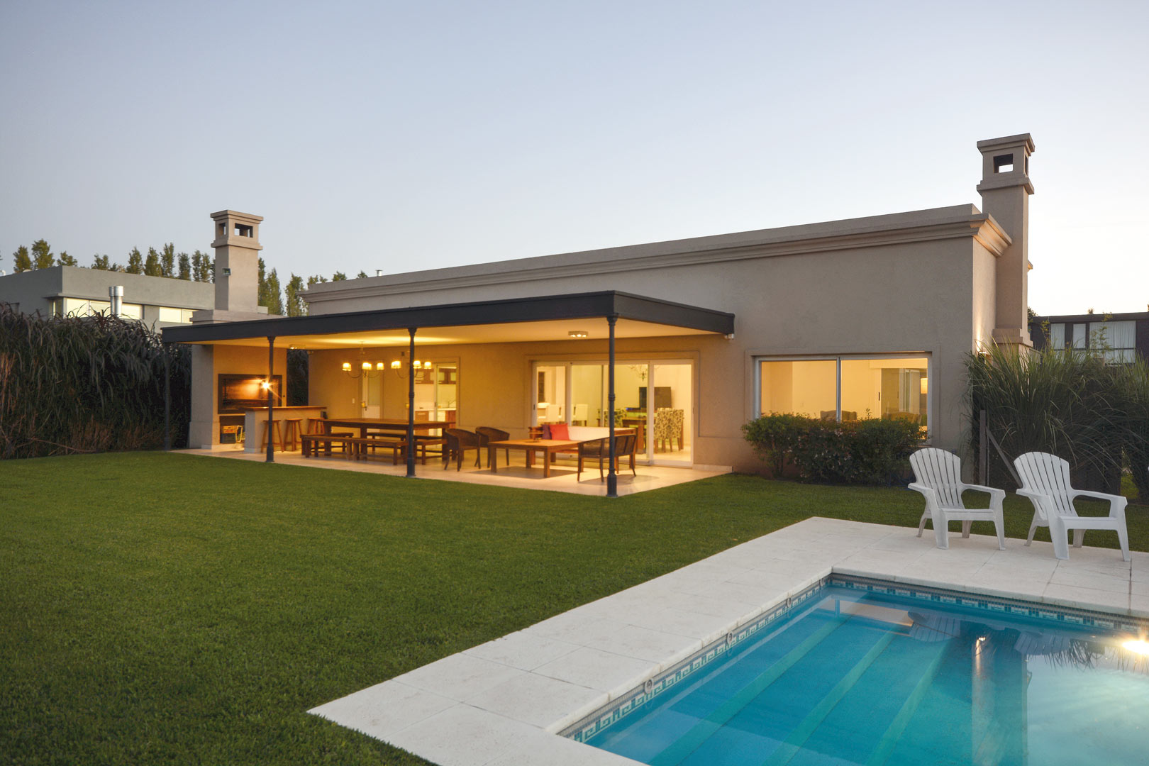 Arquinova Casas y Estudio Tomás y Fredi Llosa