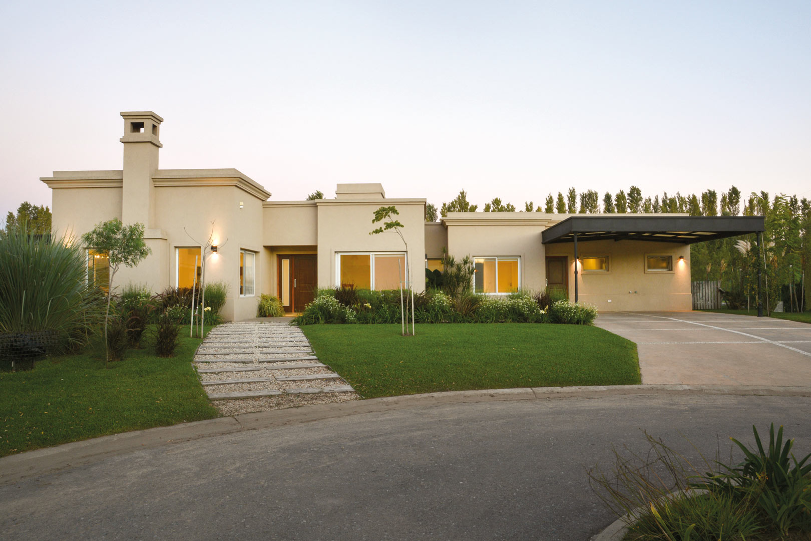 Arquinova Casas y Estudio Tomás y Fredi Llosa