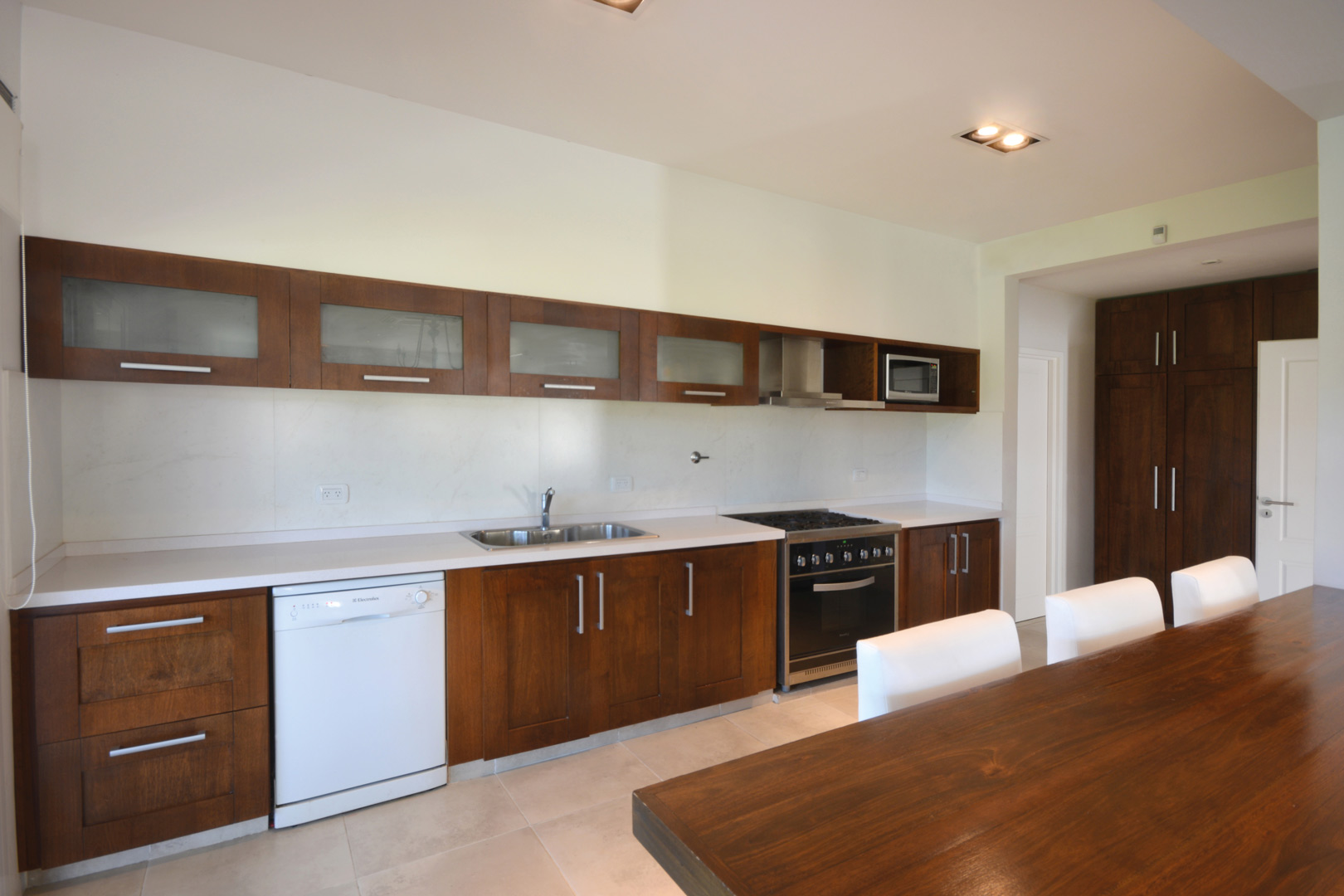 Arquinova Casas y Estudio Tomás y Fredi Llosa