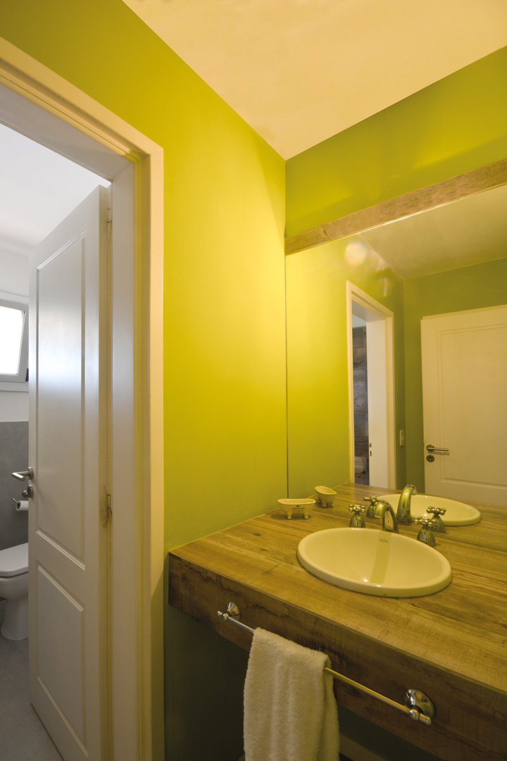 Arquinova Casas y Estudio Tomás y Fredi Llosa