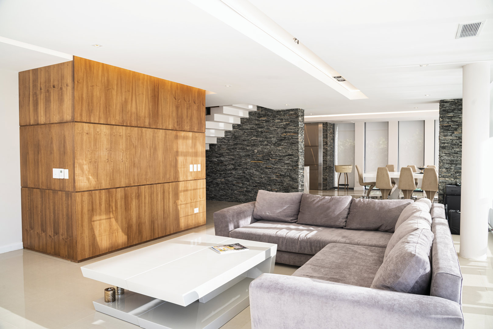 Vaccarezza, Tenesini & Angelone Arquitectos