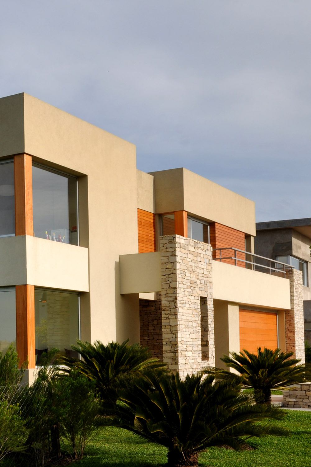 Arquinova Casas y Estudio Tomás y Fredi Llosa