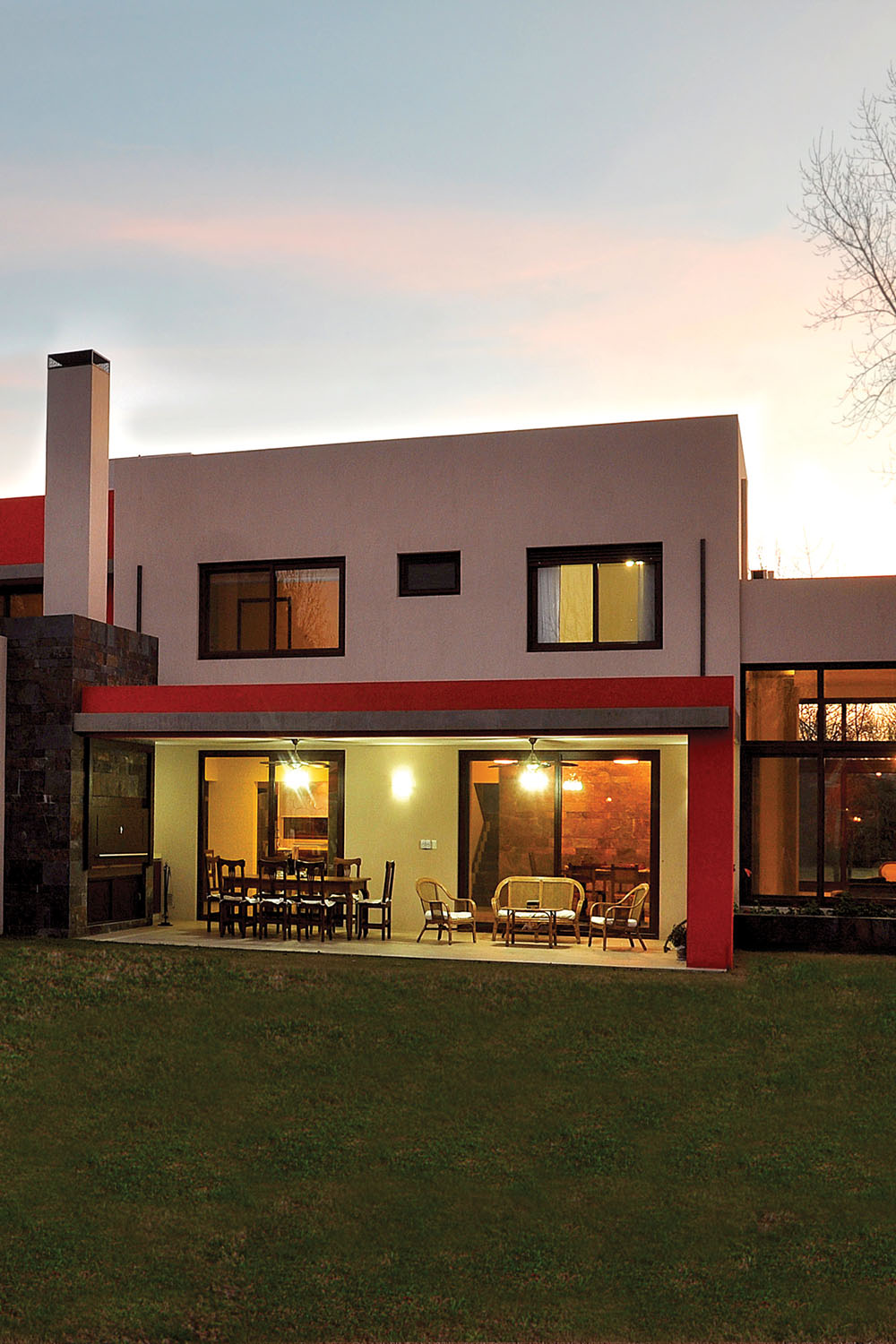 Arquinova Casas y Estudio Tomás y Fredi Llosa