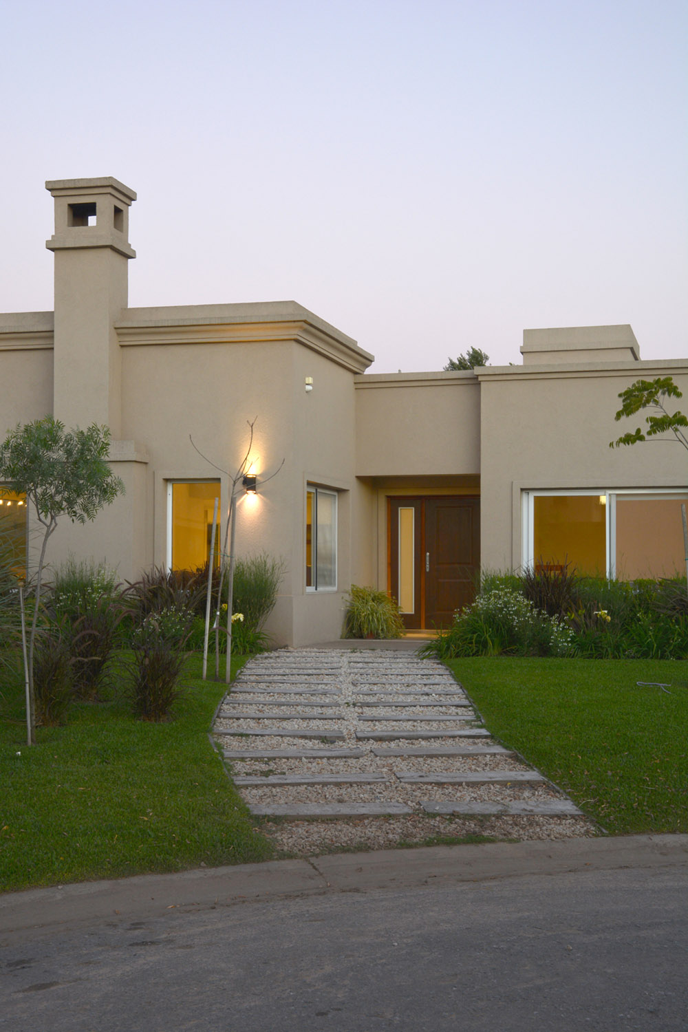 Arquinova Casas y Estudio Tomás y Fredi Llosa