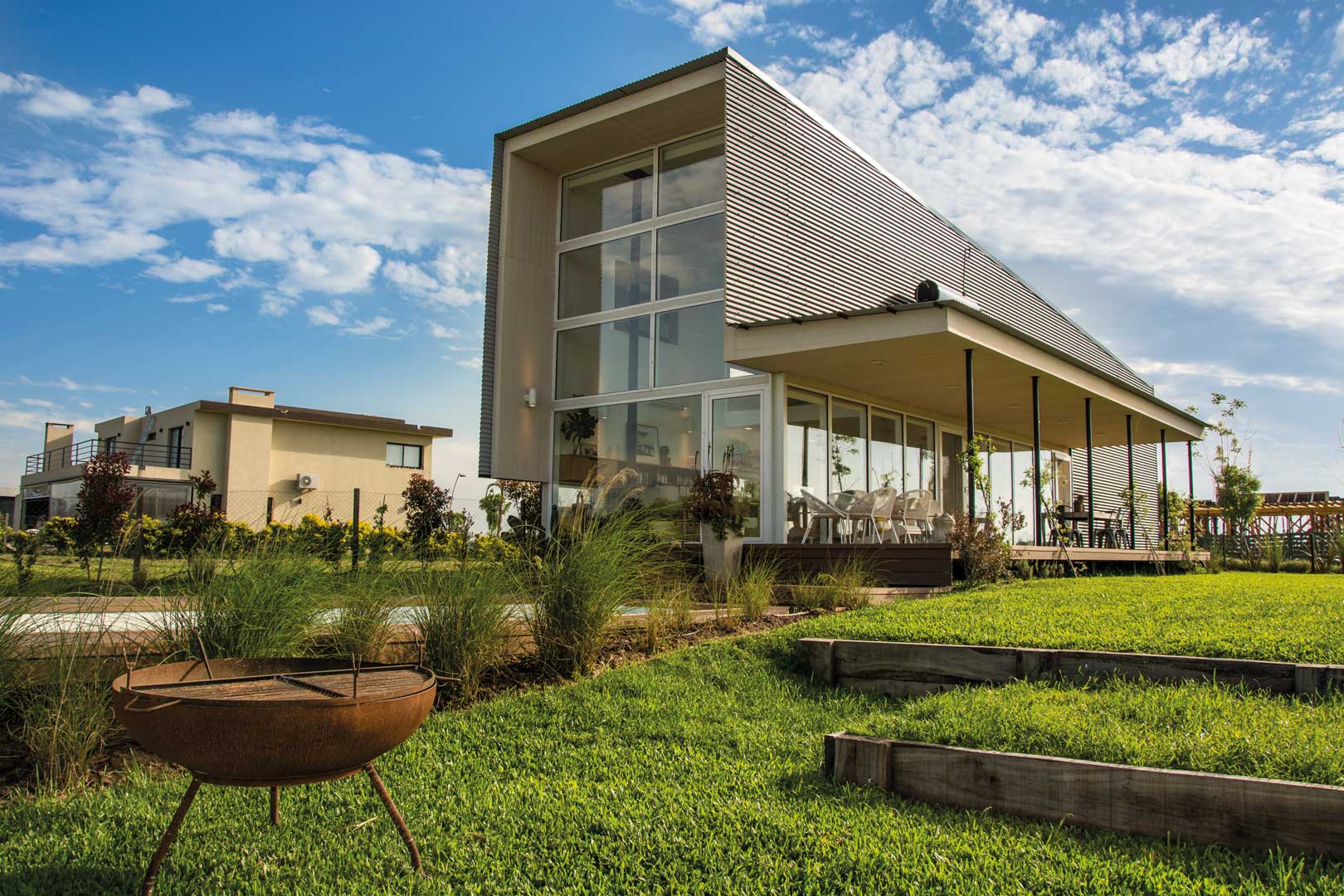 Habitatium - Tomchinsky Arquitectos + Sekhaus