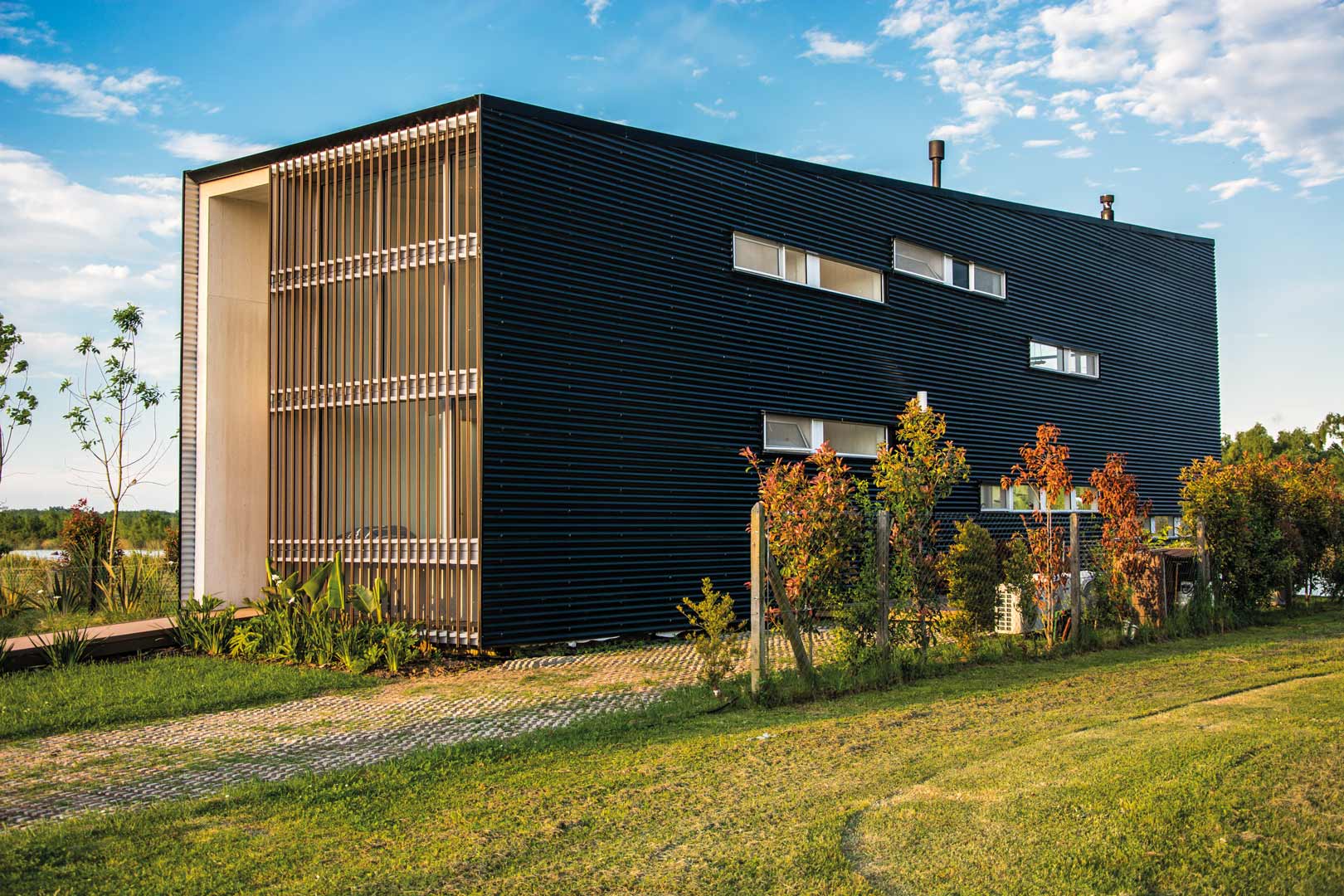 Habitatium - Tomchinsky Arquitectos + Sekhaus