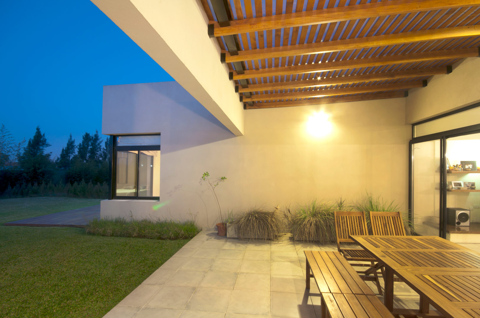 PAVLOFF - REGALINI & Asociados / Estudio de Arquitectura