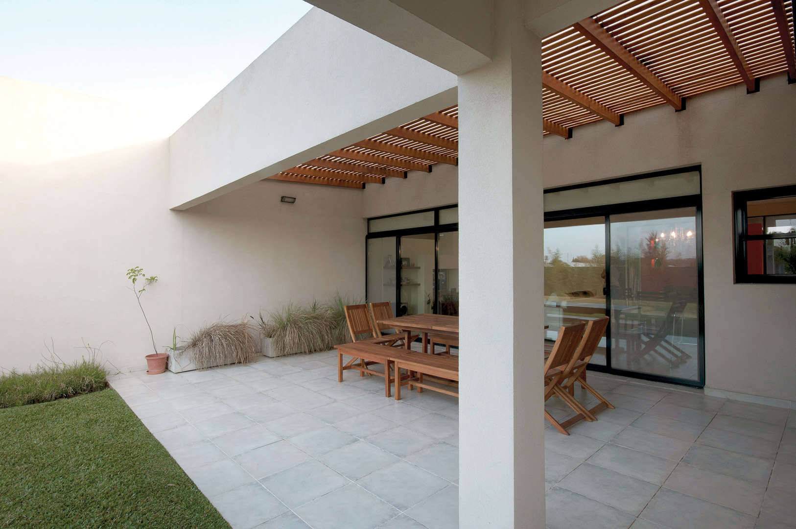 PAVLOFF - REGALINI & Asociados / Estudio de Arquitectura