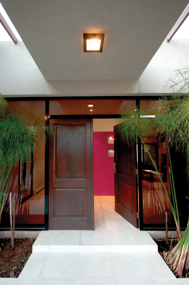 PAVLOFF - REGALINI & Asociados / Estudio de Arquitectura