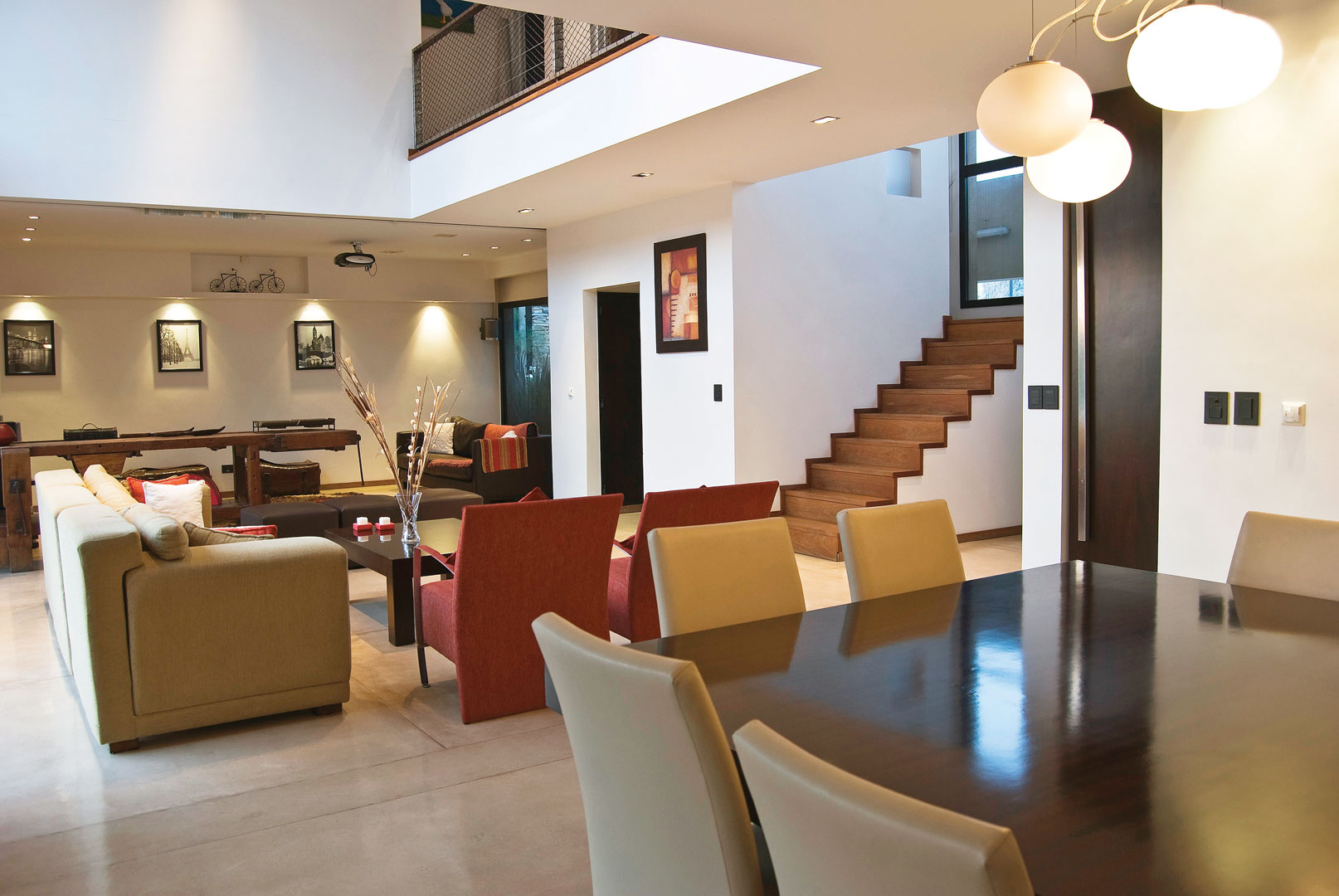 PAVLOFF - REGALINI & Asociados / Estudio de Arquitectura