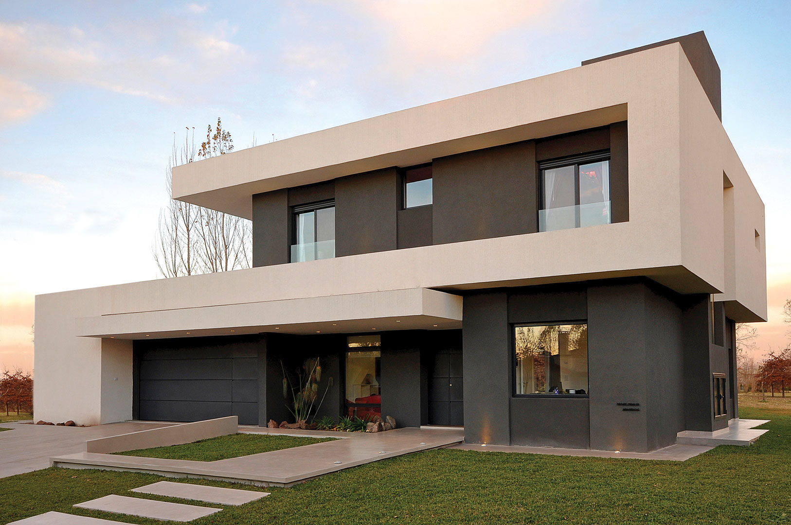 PAVLOFF - REGALINI & Asociados / Estudio de Arquitectura