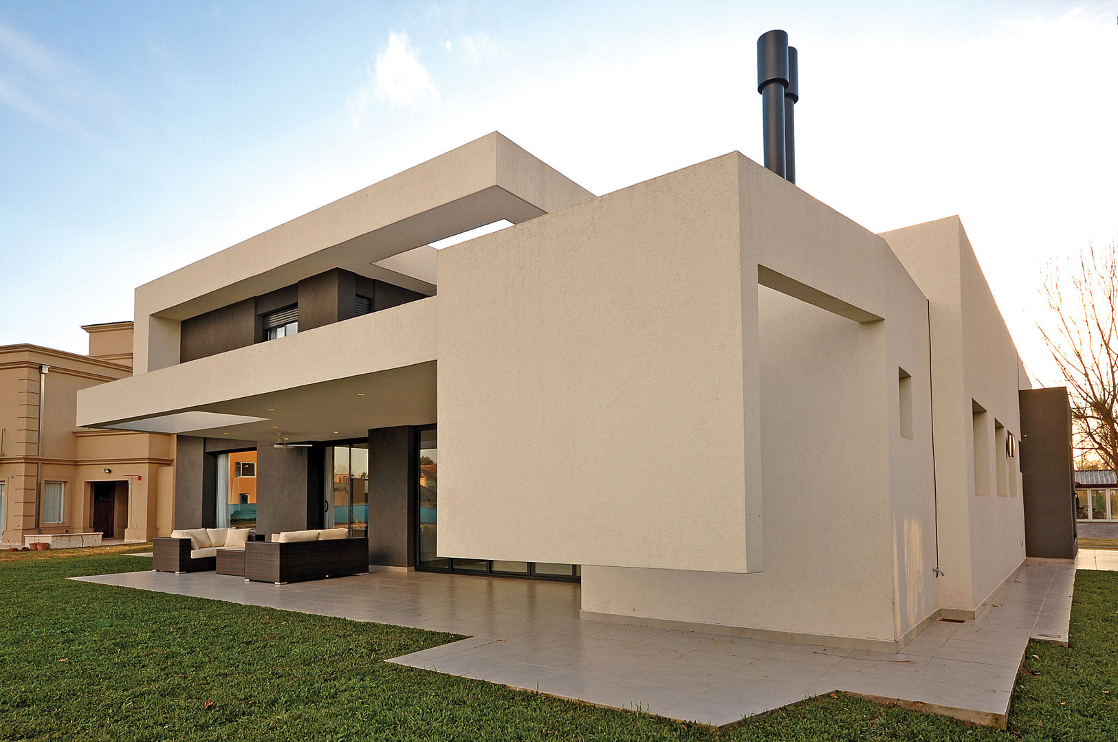 PAVLOFF - REGALINI & Asociados / Estudio de Arquitectura