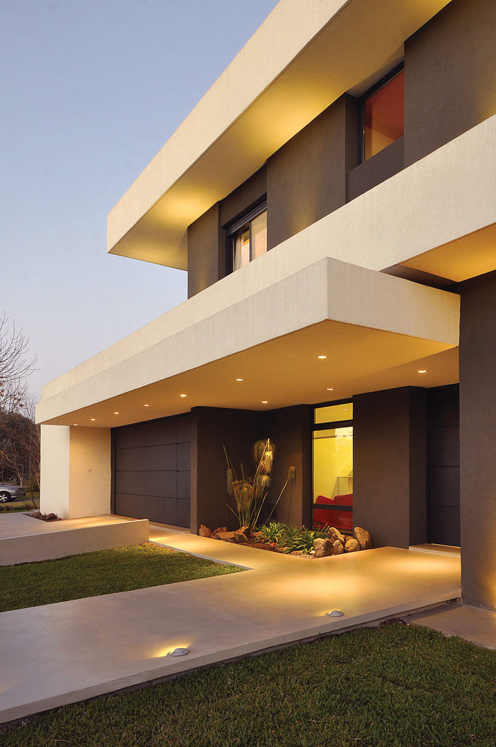 PAVLOFF - REGALINI & Asociados / Estudio de Arquitectura