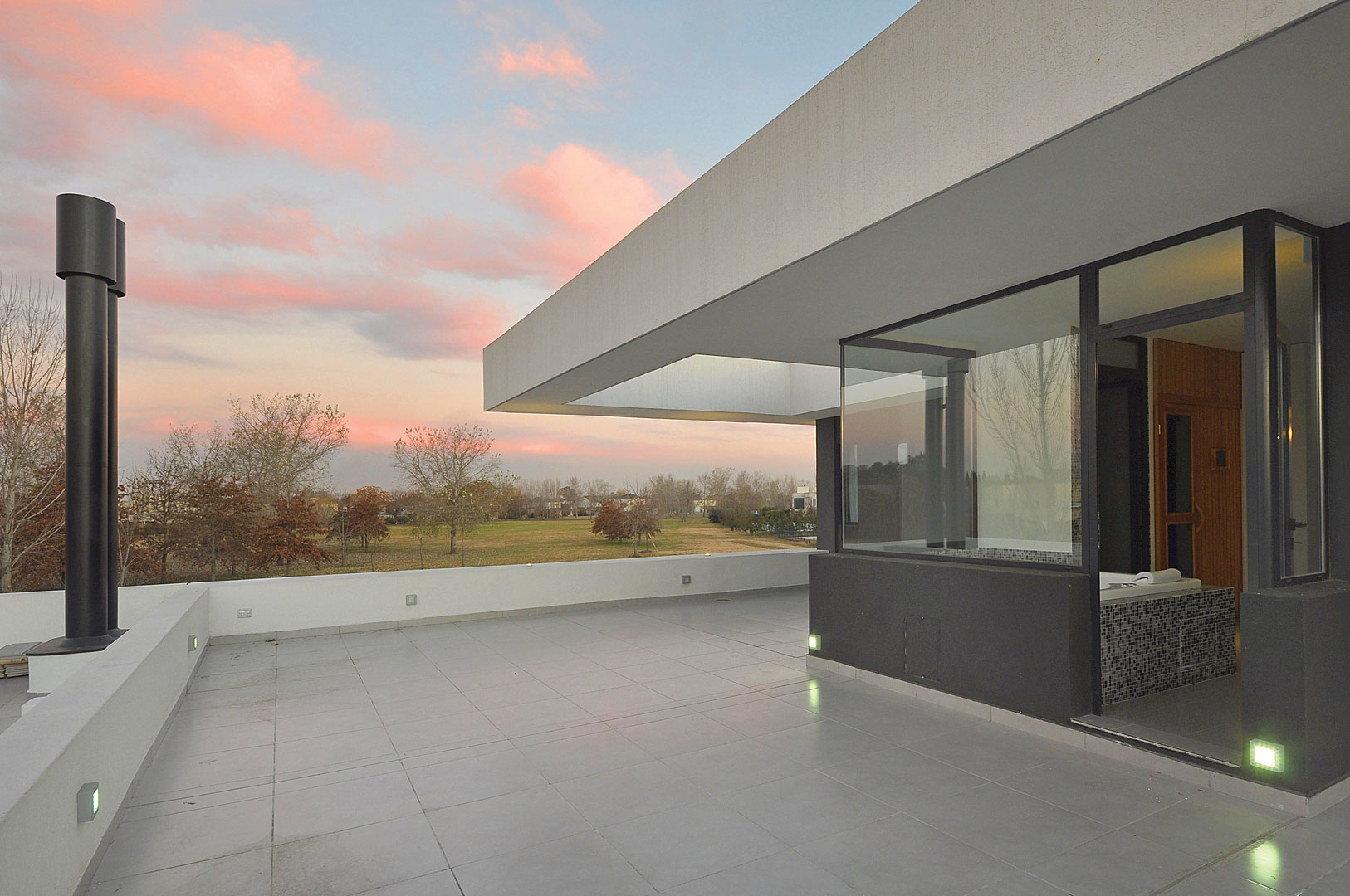 PAVLOFF - REGALINI & Asociados / Estudio de Arquitectura