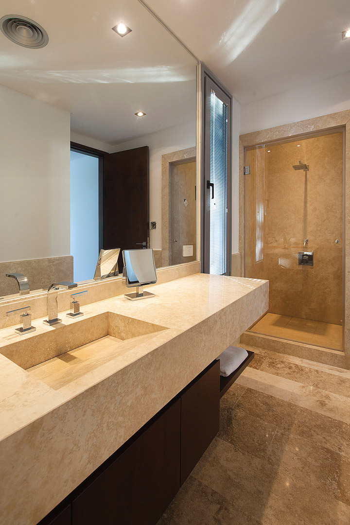 Vaccarezza, Tenesini & Angelone Arquitectos